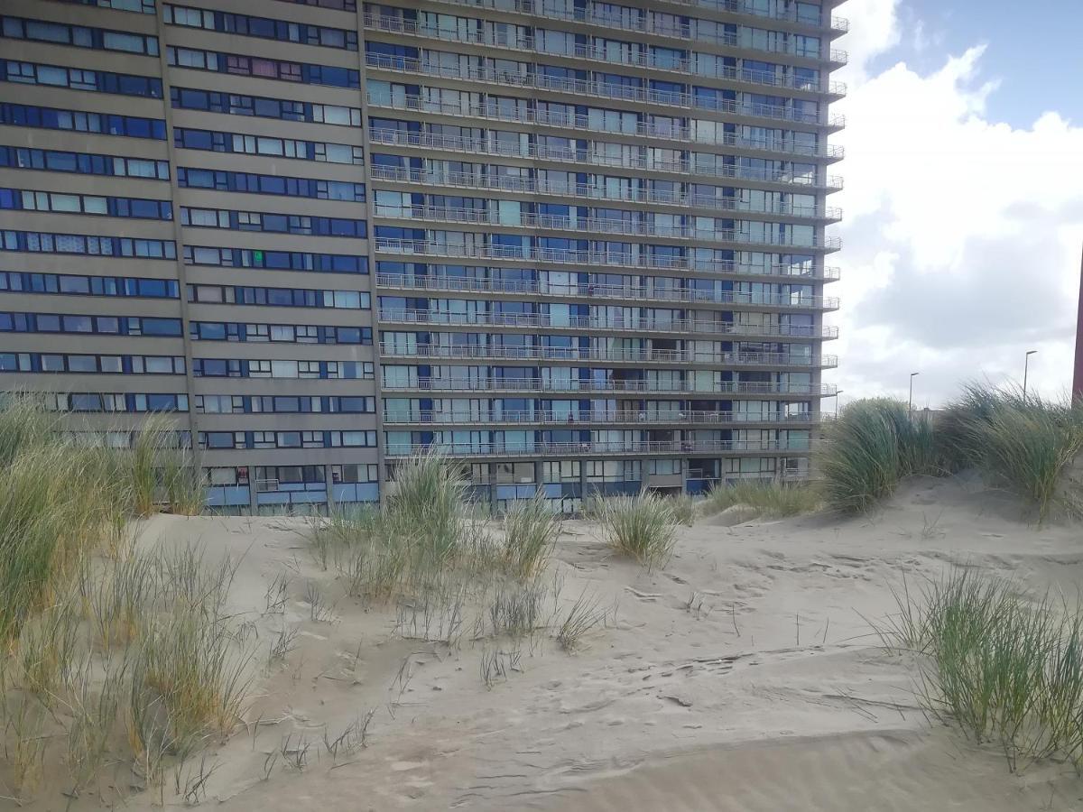 Zeebriesje Lägenhet Oostduinkerke Exteriör bild
